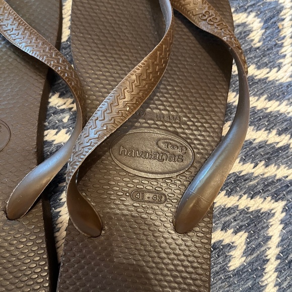 Havaianas Brown Flip Flops - Picture 2 of 3